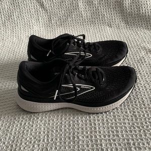 BROOKS GLYCERIN 19!! WOMENS SIZE 8!!! Used, GREAT CONDITION